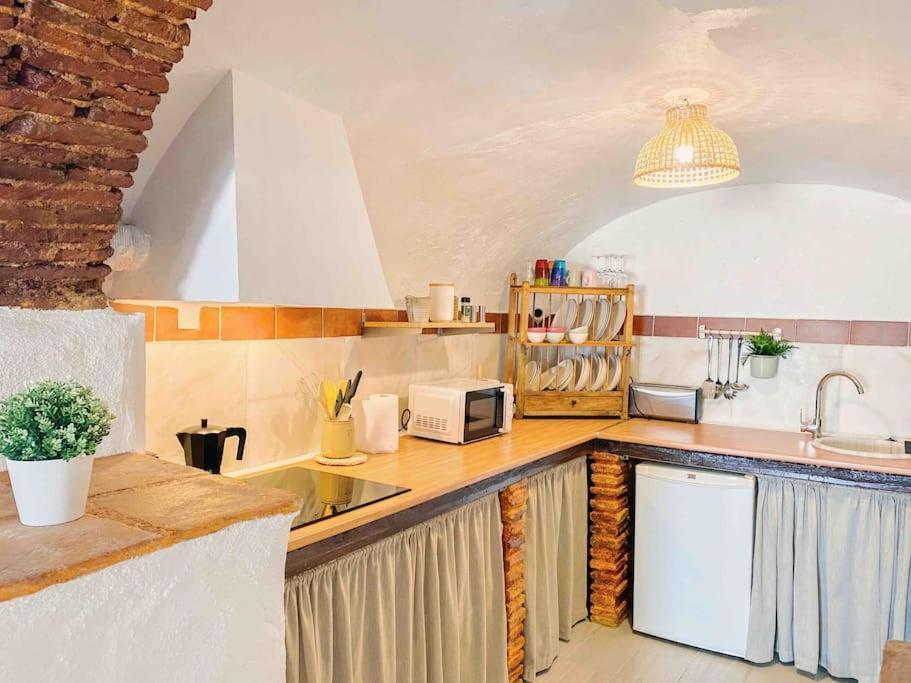 La Palmera. Casa Rural Con Piscina Privada. Benadalid Exteriér fotografie